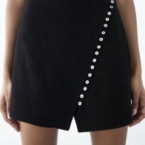 [New] Zara Black Mini Linen Skirt with Buttons